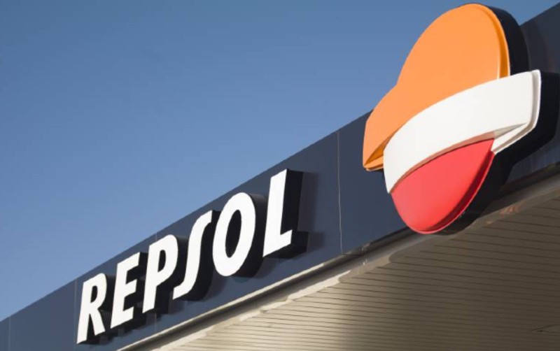 Va Repsol por 310 gasolineras